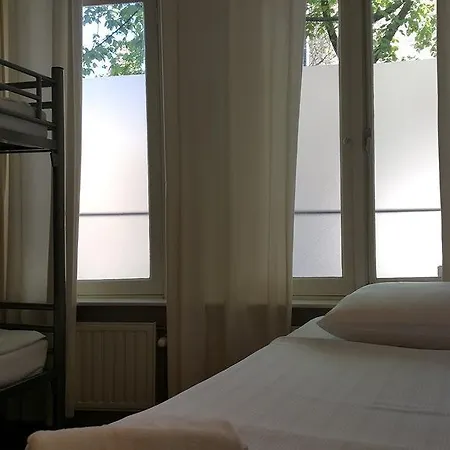 ベッド・アンド・ブレックファスト Amsroom