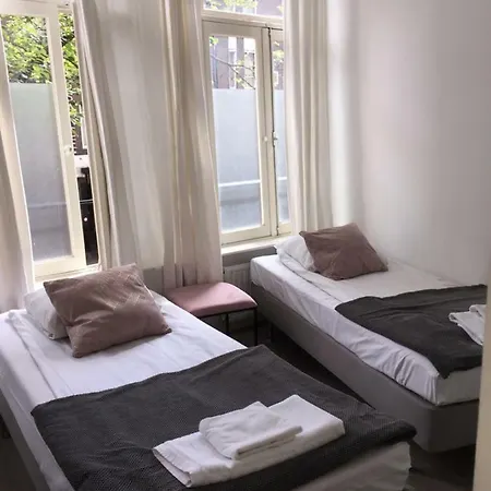 ベッド・アンド・ブレックファスト Amsroom